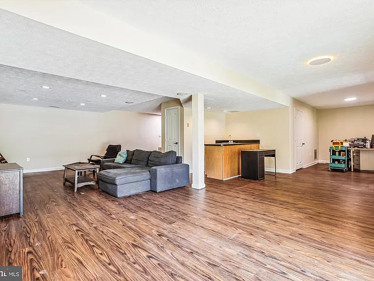 17507 Applewood Ln — Photo 4