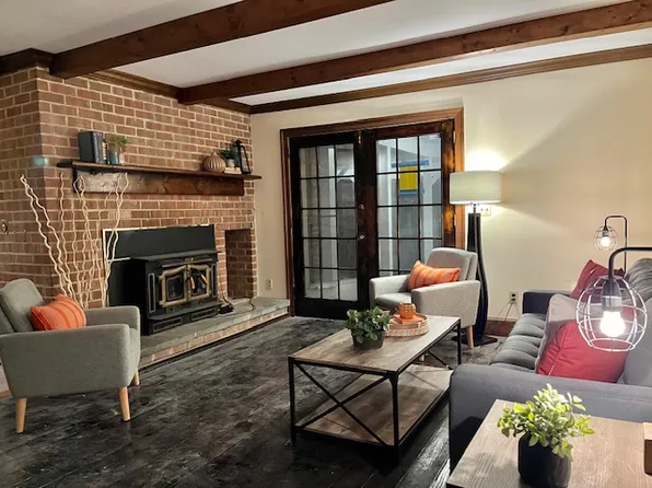 9000 Swift Creek Rd, Fairfax Station, VA 22039