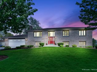 341 Martin Ln, Bloomingdale, IL 60108