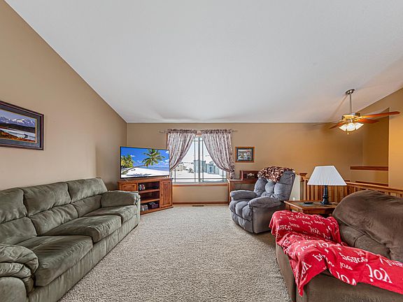 4th image of 5779 Excalibur Ct NW