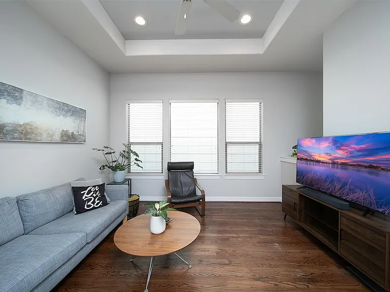 3848 Center St — Photo 17