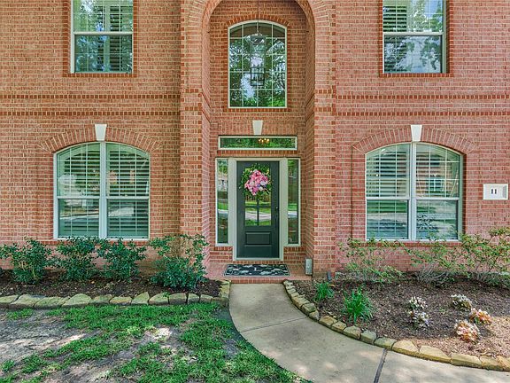 3rd image of 11 Filigree Pines Pl