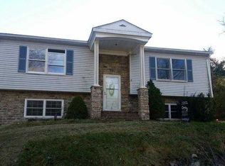 9 Daretown Rd, Hewitt, NJ 07421