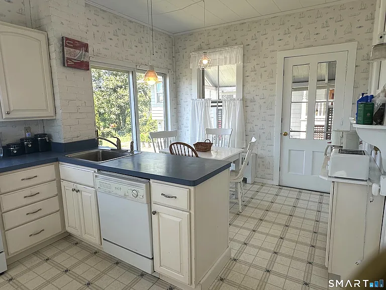 18 Prospect Hill Rd — Photo 11