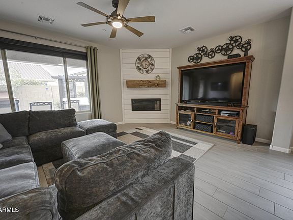 5th image of 576 Whistle Stop Road