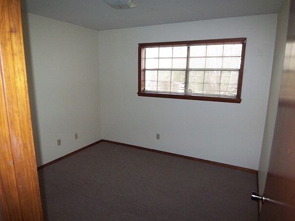 4th image of 500 Hill Ave APT 1