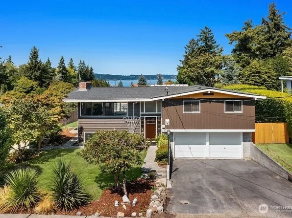 615 Pierce Lane NE, Tacoma, WA 98422