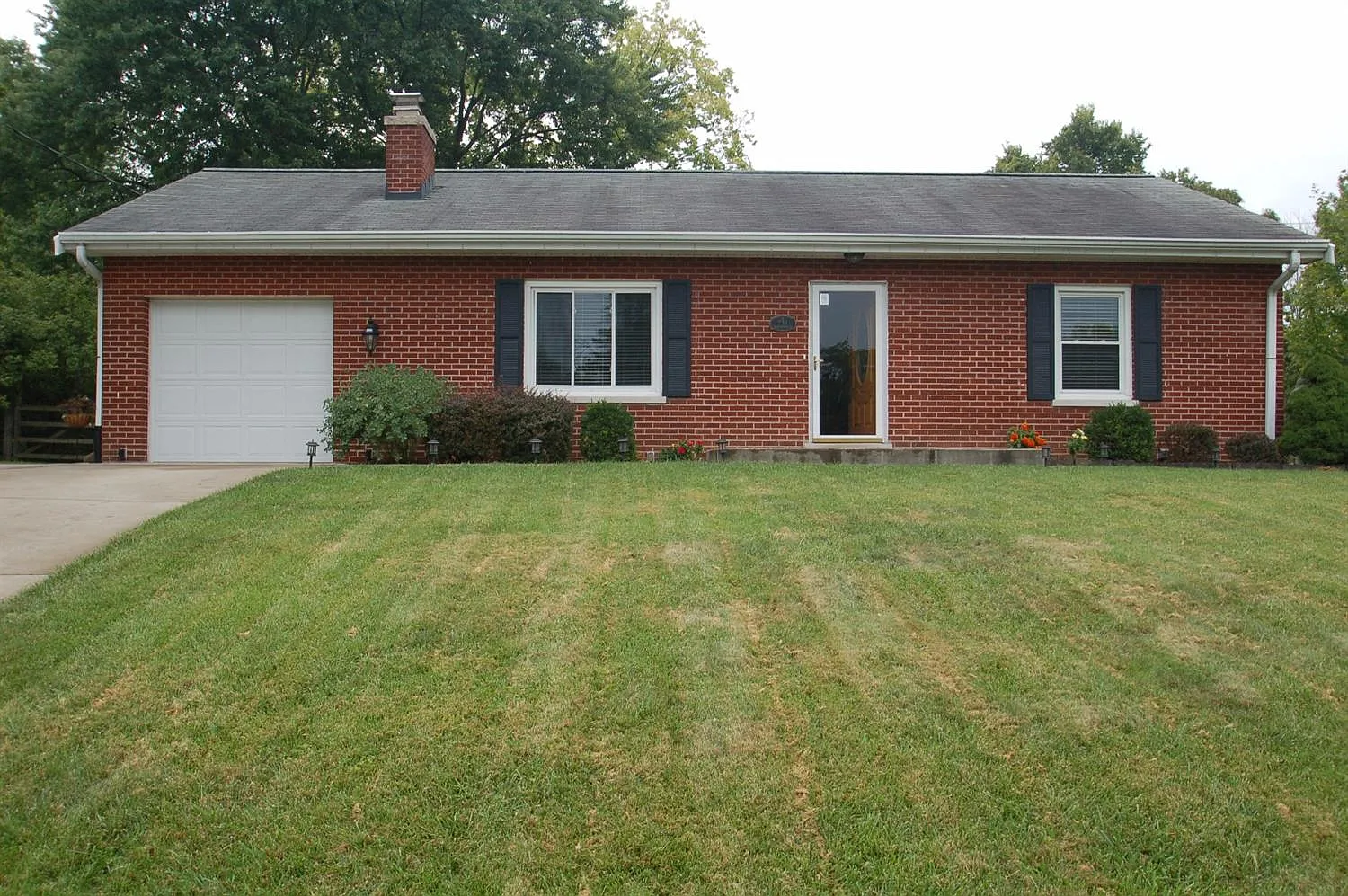 731 Winston Hill Dr photo 1
