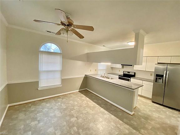 2nd image of 420 Greenview Dr