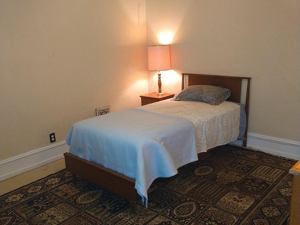 1st image of 21 S Walnut St Floor 2