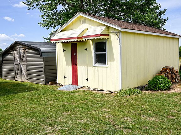 5th image of 211 Boyd Rd