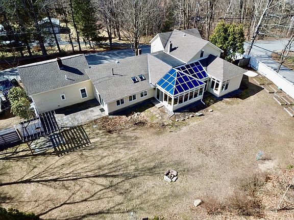 3rd image of 529 North Shore Road