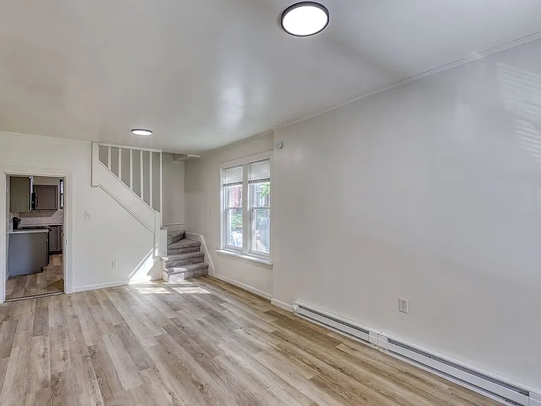 21 Summit St — Photo 6
