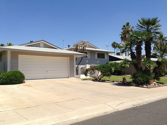 3rd image of 1320 E Ellis Dr