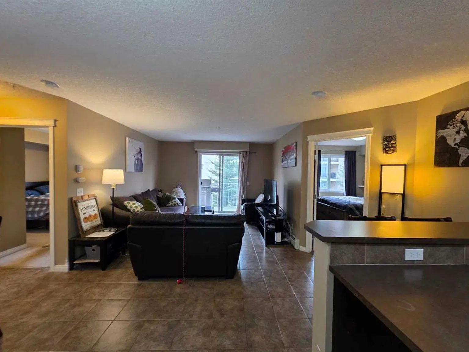 2B/2B Condo in McKenzie Towne (2 Titled Parking Stalls) (IP030) — Photo 4