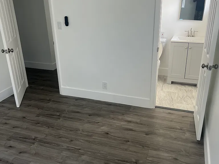 5662 Parke Ave — Photo 15