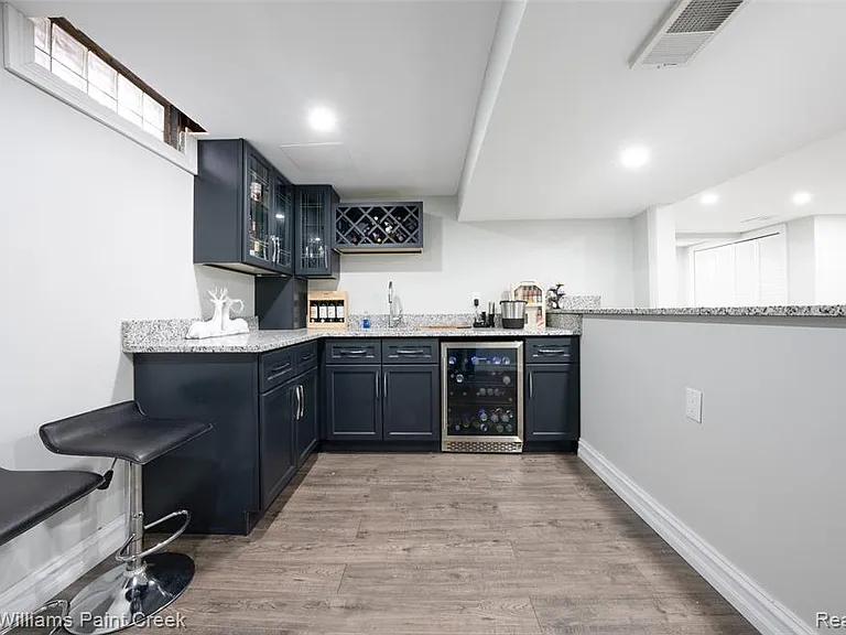 709 Denham Ln — Photo 20