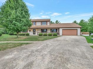 201 N Spruce Dr, Mahomet, IL 61853