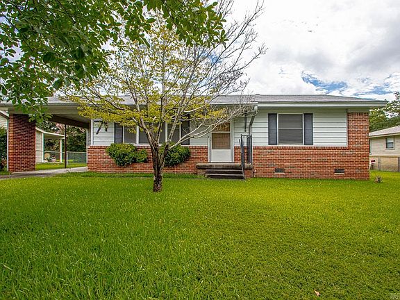 3rd image of 7 Meadowbrook Dr