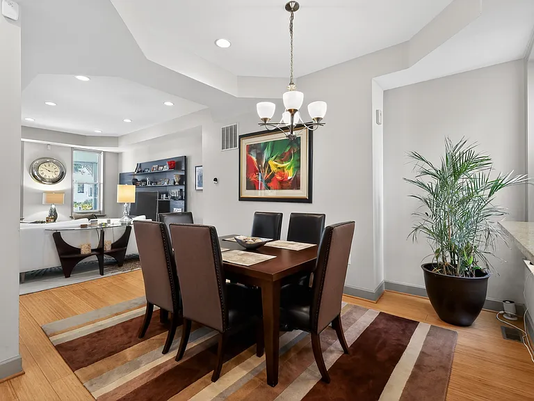 928 Ingraham St NW — Photo 4
