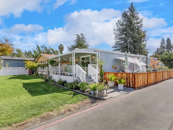 211 Apple Lane, Rohnert Park, CA 94928