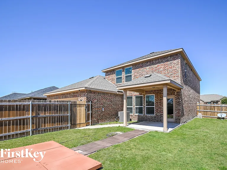 710 Shady Meadow Ln — Photo 15