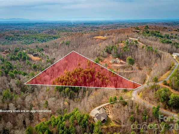 140 Johns Ridge Pkwy #140, Lenoir, NC 28645