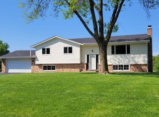 8201 Yellowstone Ln N, Maple Grove, MN 55311