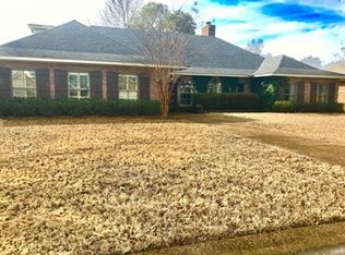 618 Sumner Ave, Greenwood, MS 38930