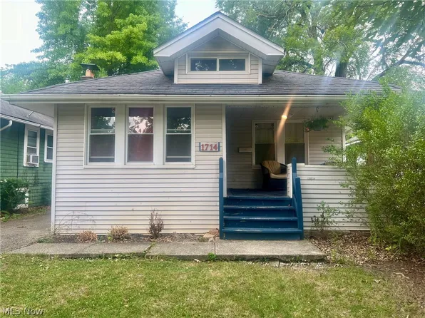1714 Hillview Rd, Cleveland, OH 44112