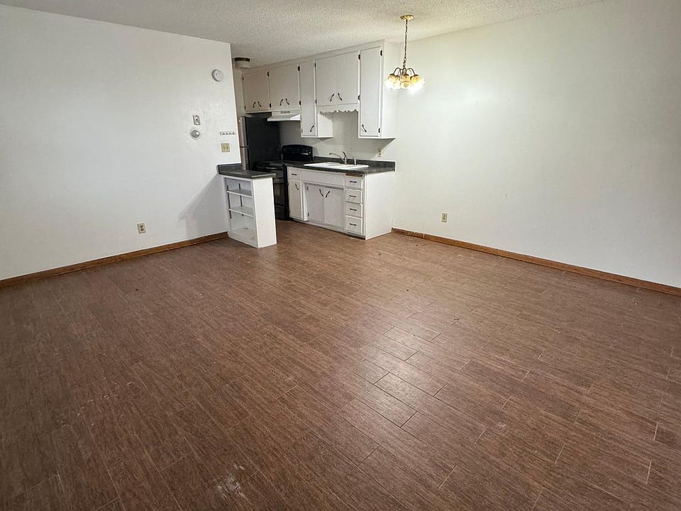 1st image of 595 Victoria St N #2
