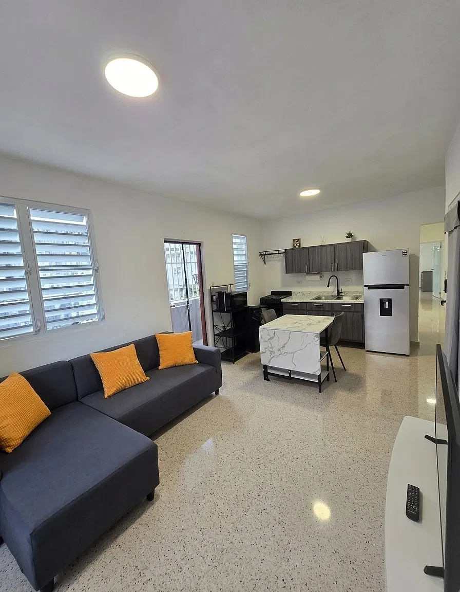 1070 Calle 12 — Photo 1