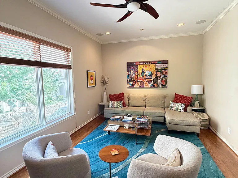 3906 Travis St — Photo 4