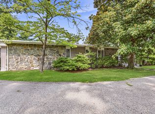 408 S Lake Dr, Lakewood, NJ 08701