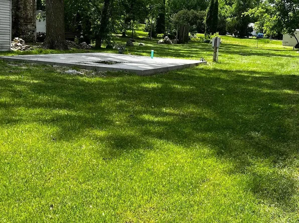 433 Herbert St N, Waterville, MN 56096