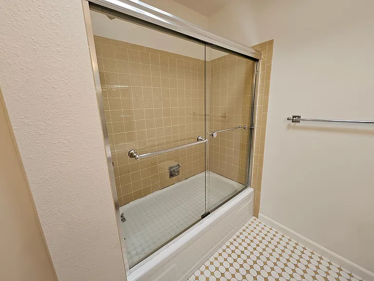 1581 Drake Dr — Photo 11