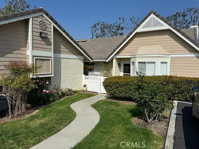25671 Lawton Ave — Photo 1