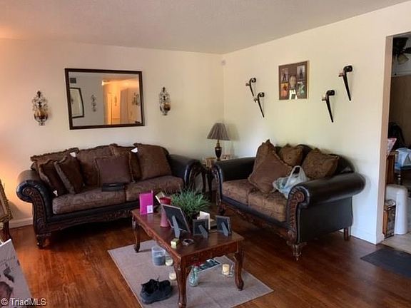 4th image of 3304 Sandburg Dr