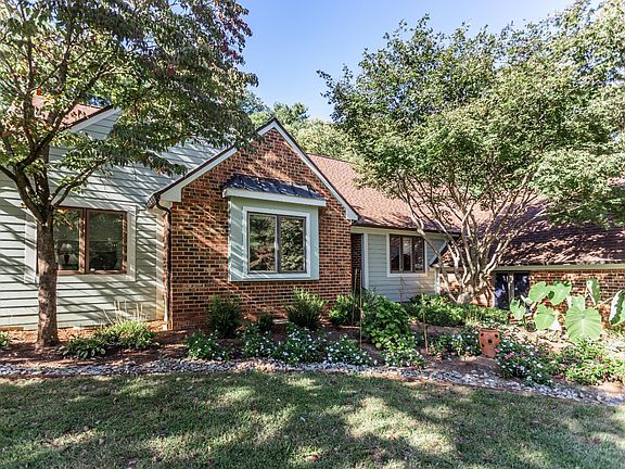 5th image of 399 Poplar Forest Dr
