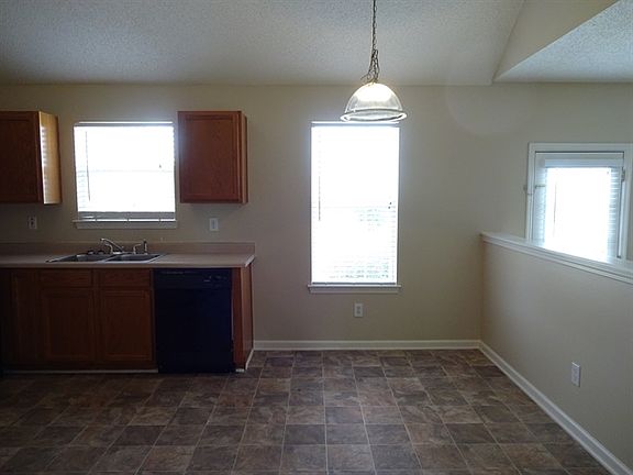 5th image of 1637 Zacharys Way