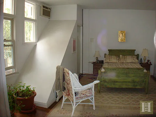 Rented by Halstead Real Estate | media 17