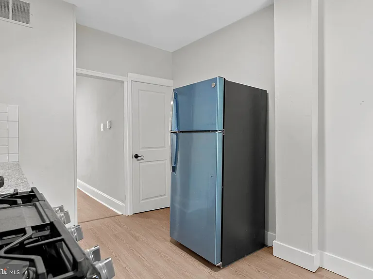 35 E Collom St — Photo 9