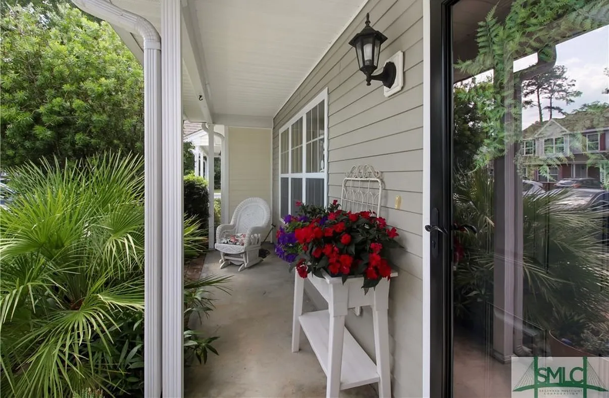 3 bed, 1320 sqft, $2,200 — Photo 3