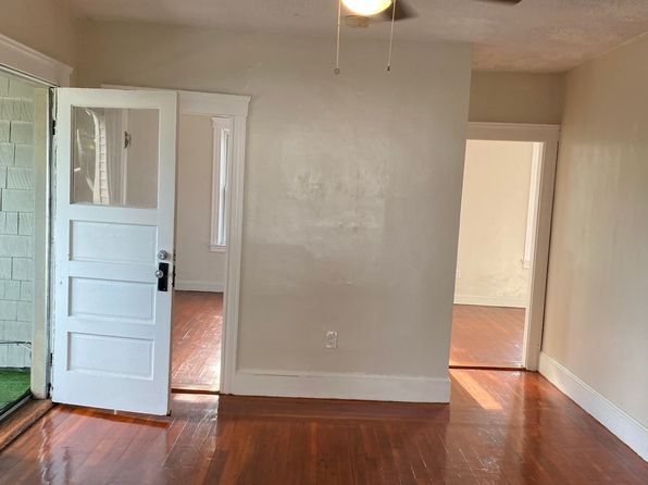 33 Trenton St Floor 2