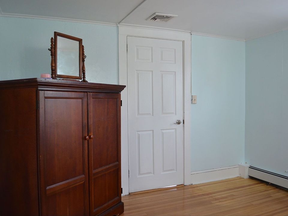 1st image of 275 E Mount Pleasant Ave