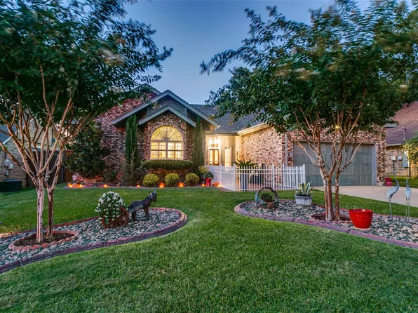 521 Millican Dr, Lewisville, TX 75057