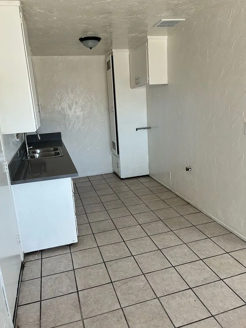 1 bed, 1.0 bath, 700 sqft, $1,695 — Photo 3