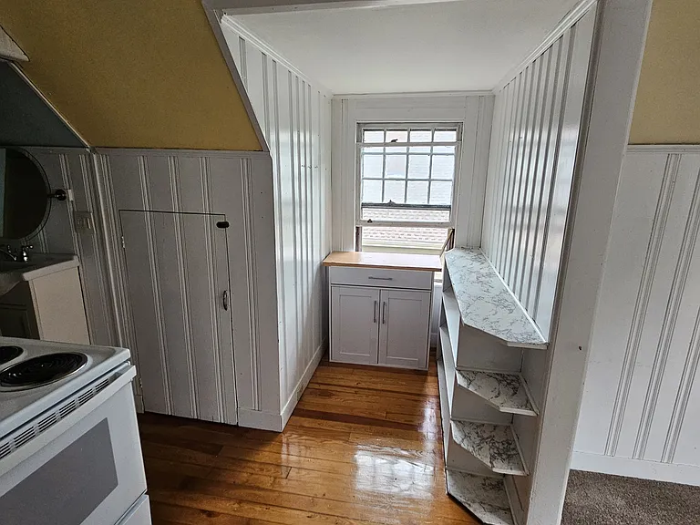 37 Stratford St #2 — Photo 4