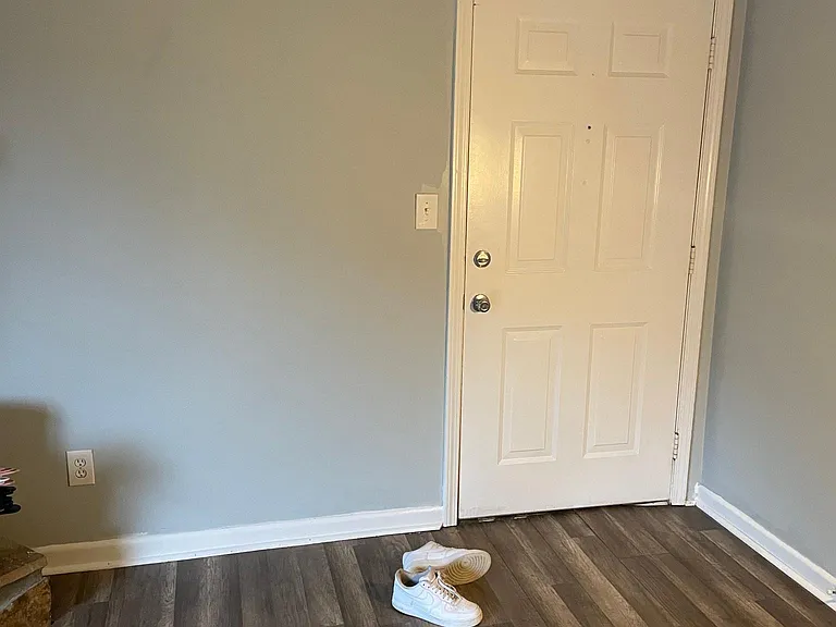Camelot Dr — Photo 2
