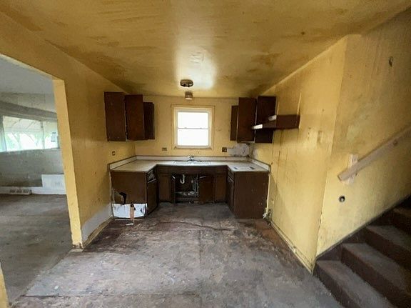 4th image of 8746 S Princeton Ave